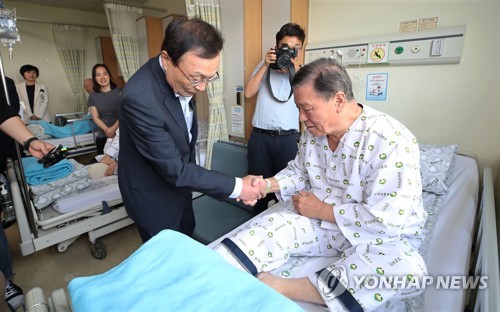 Ruling party chief at veterans hospital