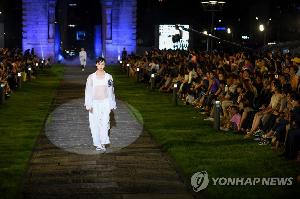 대한민국임시정부 수립 100주년, 한국의 얼 담은 패션쇼 | 연합뉴스