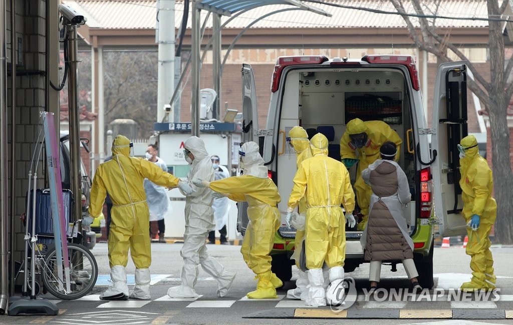 (5th LD) S. Korea reports 12th new coronavirus case, 70 potential cases under observation