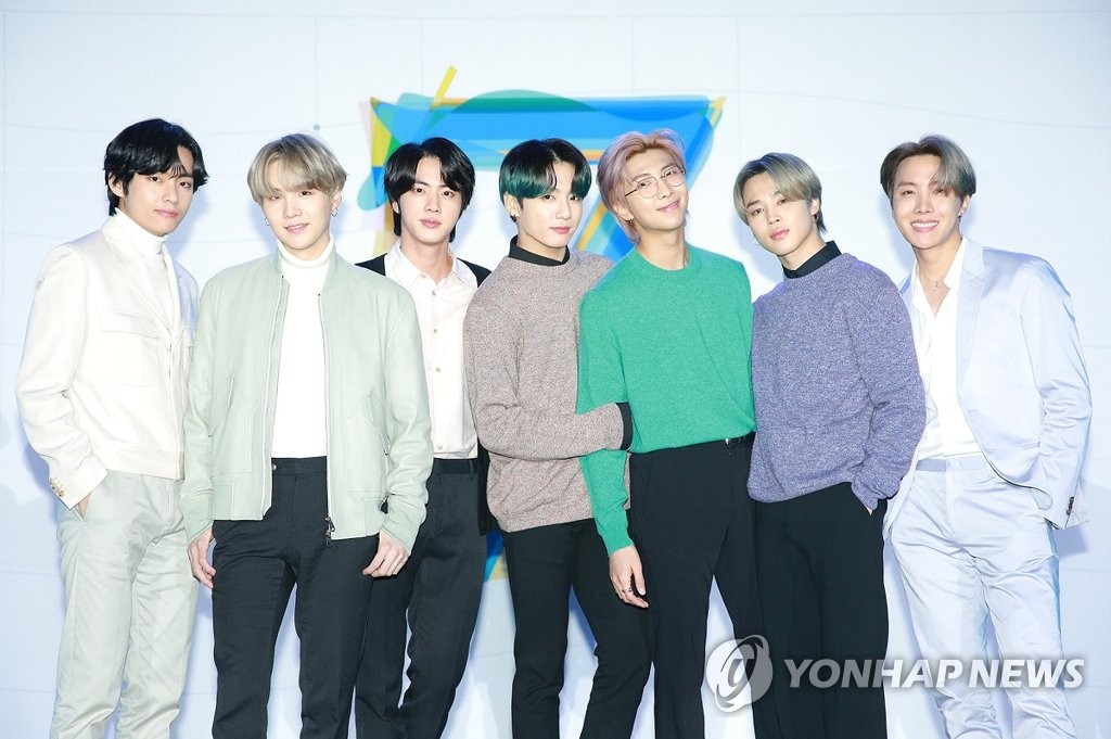 This photo provided by Big Hit Entertainment shows K-pop group BTS posing for a photo during a global news conference on its new album "Map of the Soul: 7" at COEX in Seoul on Feb. 24, 2020. (PHOTO NOT FOR SALE) (Yonhap)