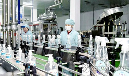 '코로나19 막아라'…소독제 생산에 나선 북한 비누공장