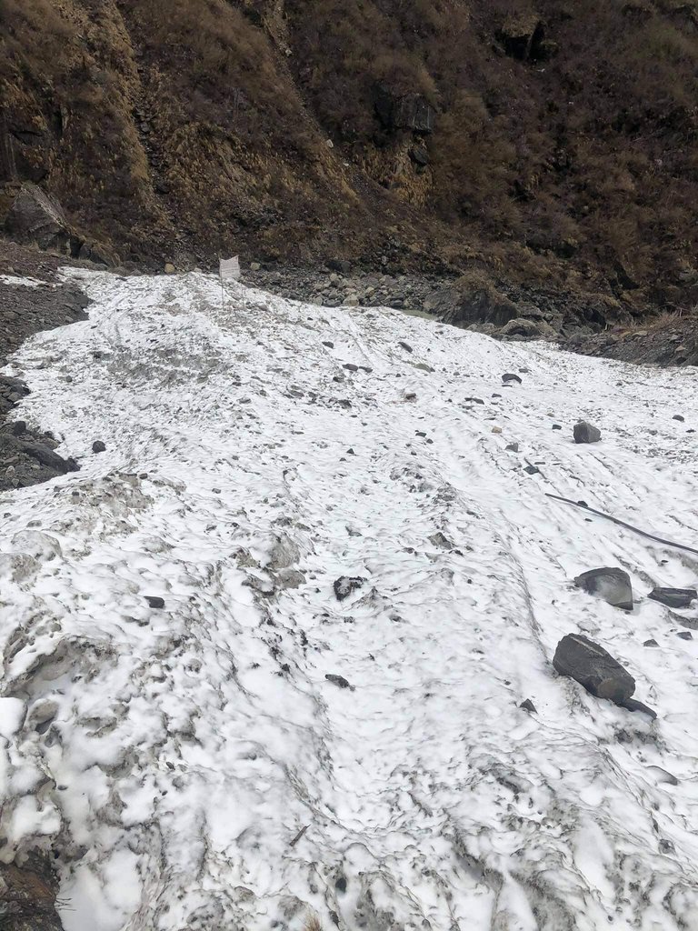 This photo shows the scene of the accident in the Annapurna region in Nepal on April 26, 2020, where four South Korean tourists went missing after a snowslide struck the area on Jan. 17. (PHOTO NOT FOR SALE) (Yonhap) 