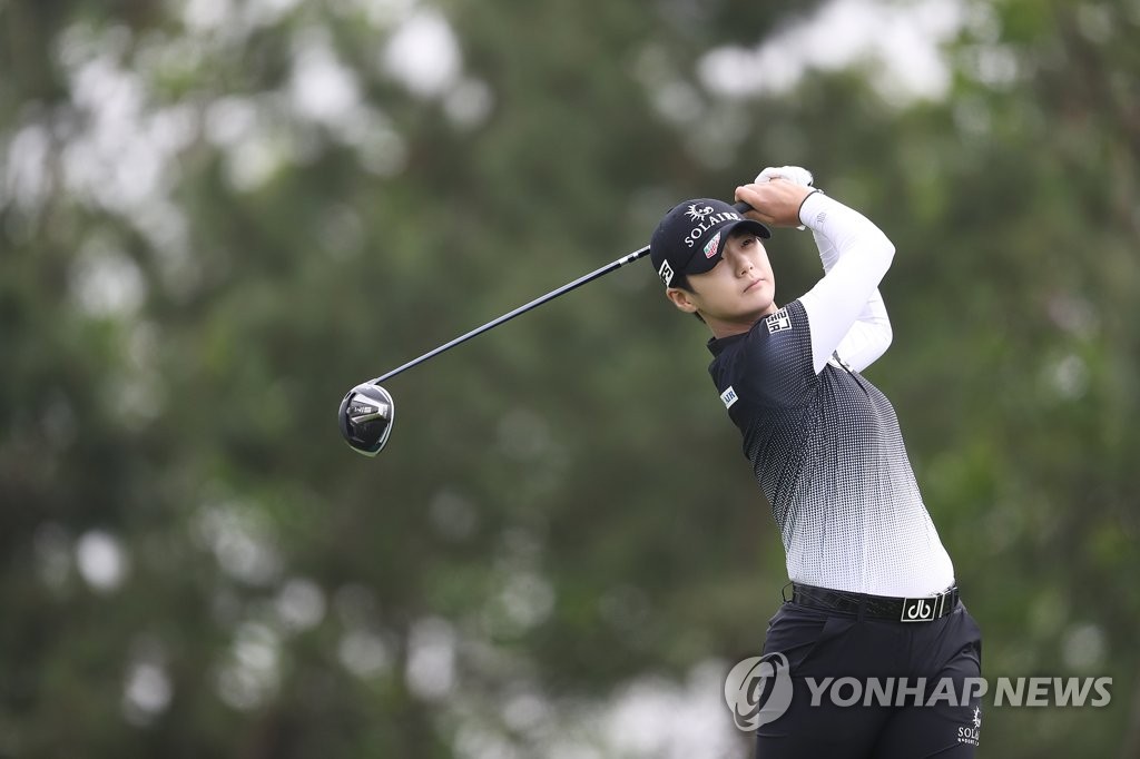 This file photo provided by Hyundai Card on May 24, 2020, shows South Korean LPGA player Park Sung-hyun in action in a charity skins game at the Ocean Course at Sky 72 Golf & Resort in Incheon, 40 kilometers west of Seoul. (PHOTO NOT FOR SALE) (Yonhap)