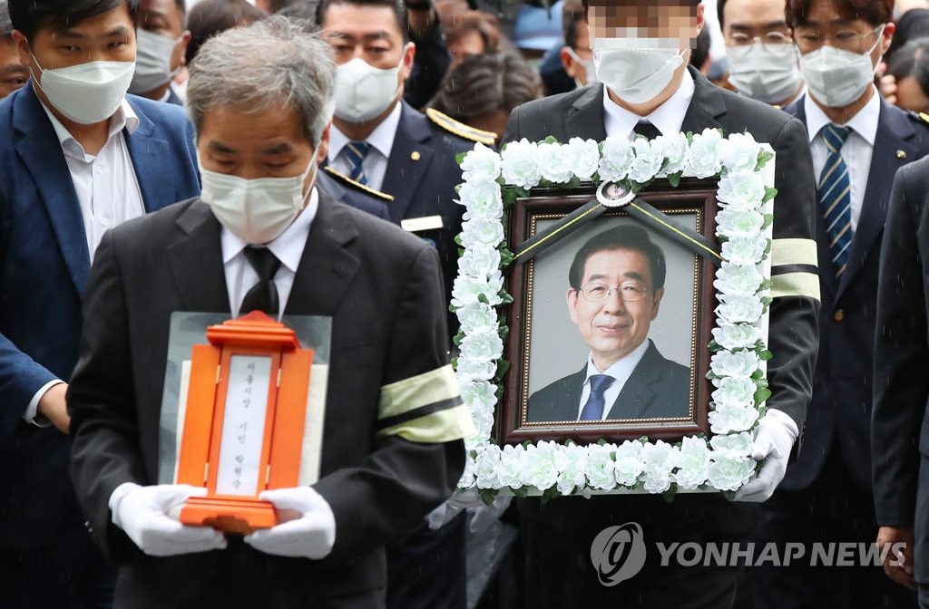 告別式会場へ 聯合ニュース