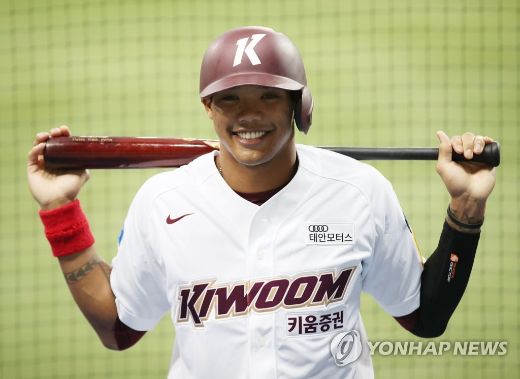 Addison Russell of the Kiwoom Heroes poses for photos after practice at Gocheok Sky Dome in Seoul on July 24, 2020. (Yonhap)