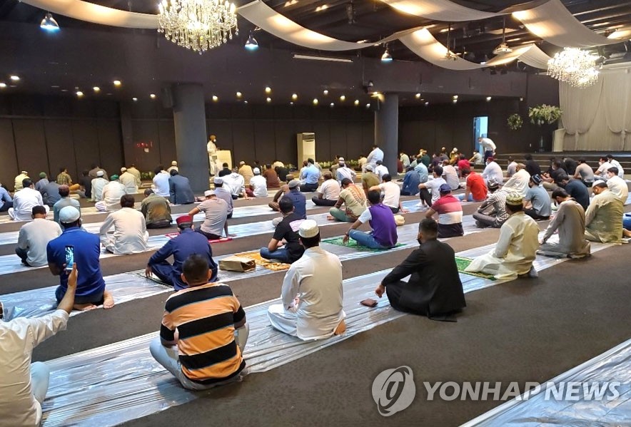 (الإسلام في كوريا)① وصول عدد المسلمين الكوريين إلى عتبة 60 ألفا - 8