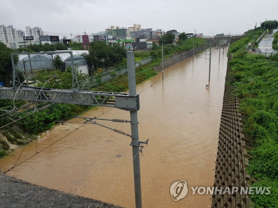 전라선 동산∼전주 구간 침수된 선로
