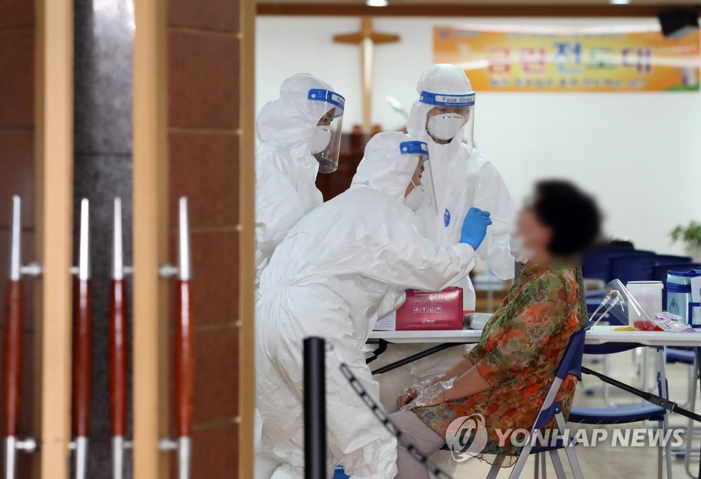 Virus outbreaks on cusp of raging nationwide, new cases still piling up in greater Seoul