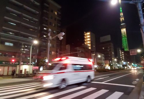 일본, 코로나 폭증에 또 의료위기…"젊은이는 검사 생략하자"