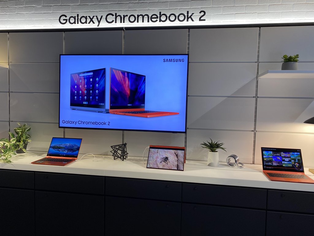 This file photo taken Jan. 12, 2021, shows Samsung Electronics Co.'s Galaxy Chromebook 2 laptops displayed at Samsung 837 in New York. (Yonhap)