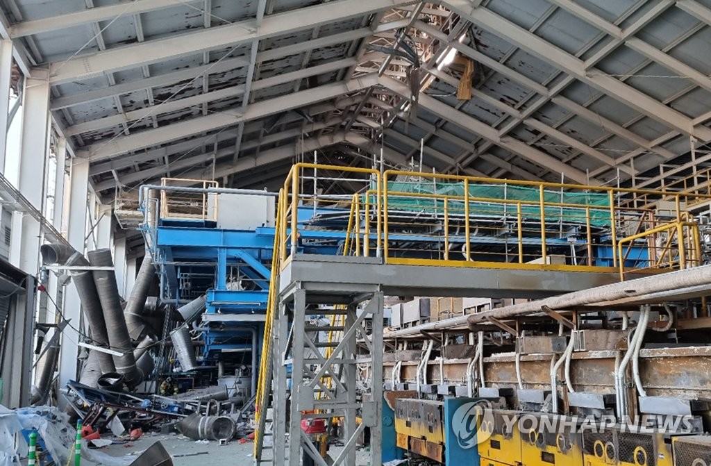 This photo, provided by Gyeongbuk Fire Service Headquarters on Jan. 29, 2021, shows the inside of AGC Fine Techno Korea's plant in Gumi, North Gyeongsang Province, following an explosion accident. (PHOTO NOT FOR SALE) (Yonhap)