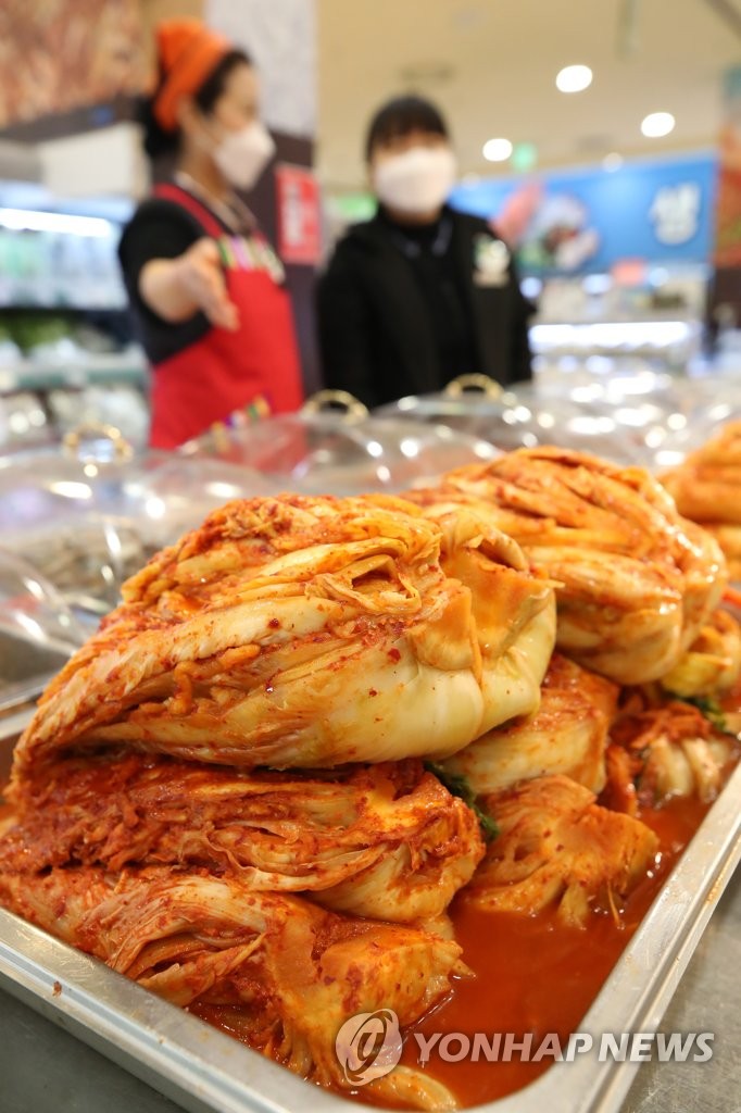 This photo, taken Feb. 15, 2021, shows kimchi, a traditional Korean side dish normally made of fermented cabbage, salt and hot peppers, being displayed at a supermarket in Seoul. South Korea's exports of kimchi to Germany reached US$1.19 million in 2020, more than double the previous year's $544,000, according to the Frankfurt office of the state-run Korea Trade-Investment Promotion Agency. (Yonhap)