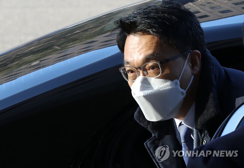 출근하는 김진욱 공수처장