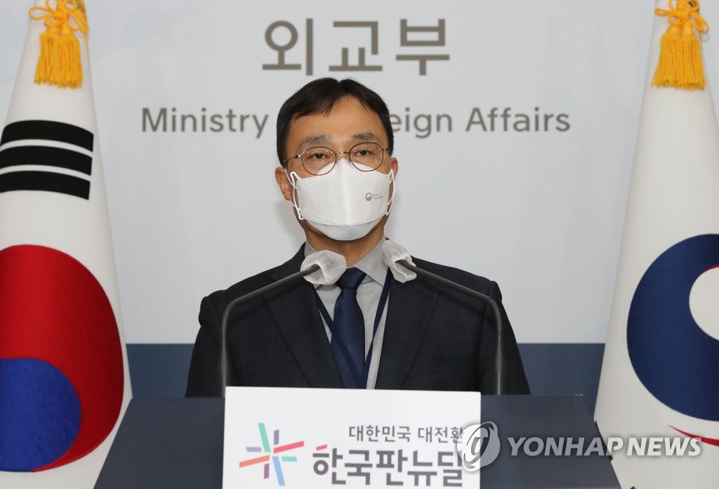 Choi Young-sam, spokesman for the foreign ministry, speaks during a press briefing at the ministry in Seoul on April 13, 2021. (Yonhap)