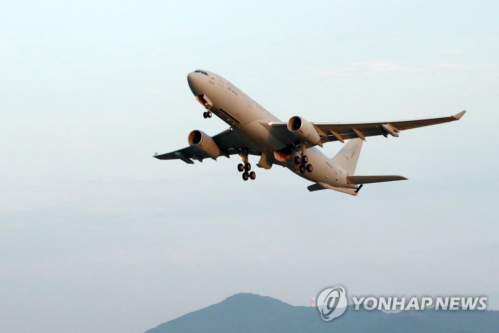 ワクチン輸送のため２日に韓国を出発した空中給油輸送機ＫＣ３３０＝（聯合ニュース）