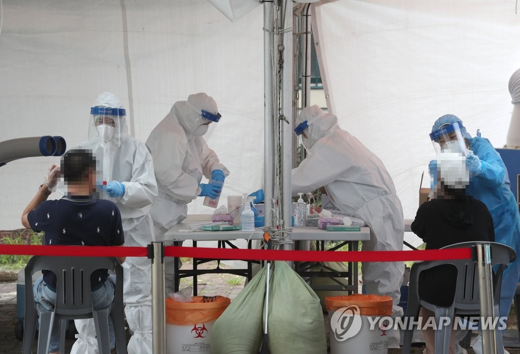 韓国の新規コロナ感染者１４５４人　週末では過去最多