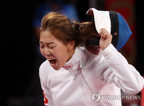 (جديد) (الأولمبياد) اللاعبة «كيم سيه-هي» في المركز الثاني في منافسات المبارزة بالسيف في الخماسي الحديث للسيدات