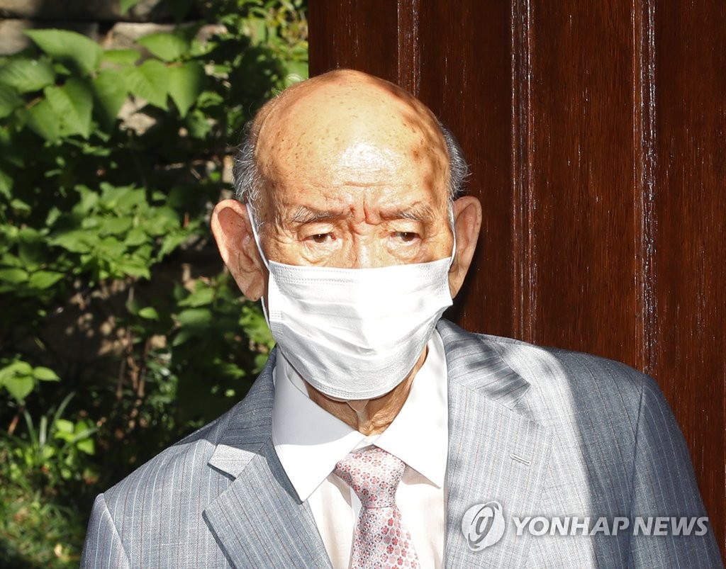 (جديد) وفاة الرئيس الأسبق جون دو-هوان عن عمر يناهز 90 عاما
