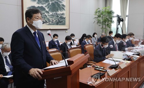 الرئيس مون يعين السكرتير الاقتصادي الكبير السابق سفيرا لكوريا الجنوبية لدى منظمة التعاون الاقتصادي والتنمية