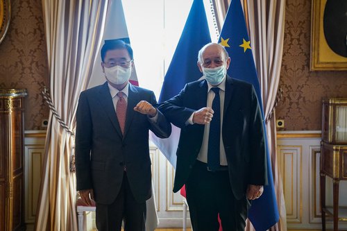 Le Sénat français adopte une résolution appelant à soutenir la déclaration de la fin de la guerre de Corée
