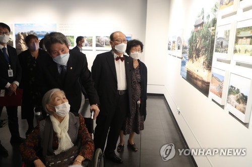 이산가족 대부분 "아직까지 북한가족 생사 확인 못 했다"