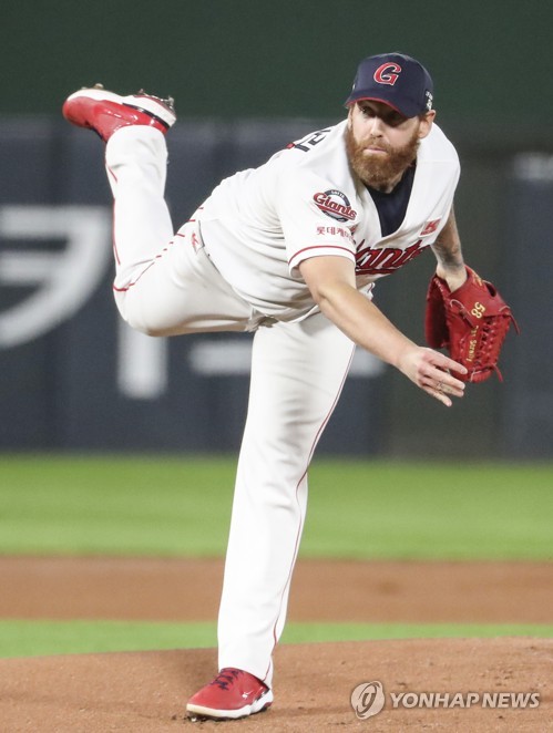 Twins stomp Giants to seal 4th spot of KBO League - The Korea Times