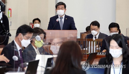 행안위 소위, '민주당 방역지원금 예산 증액' 합의 불발