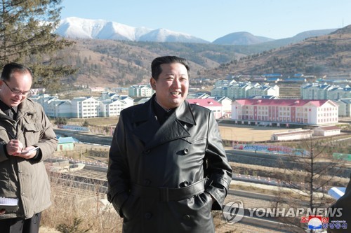 زعيم كوريا الشمالية يزور مدينة سامجييون في أول ظهور علني منذ أكثر من شهر