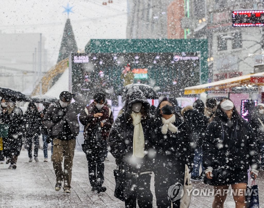 (LEAD) Heavy snow advisory issued for Seoul, western area of capital