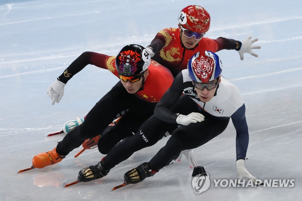 (أولمبياد بكين) خروج المتزلجين الكوريين الجنوبيين من سباق 1,000 متر للرجال على المضمار القصير