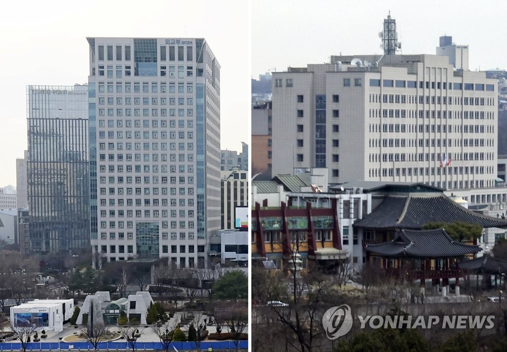 This compilation image shows the foreign ministry building in Gwanghwamun (L) and the defense ministry compound in Yongsan. (Yonhap)