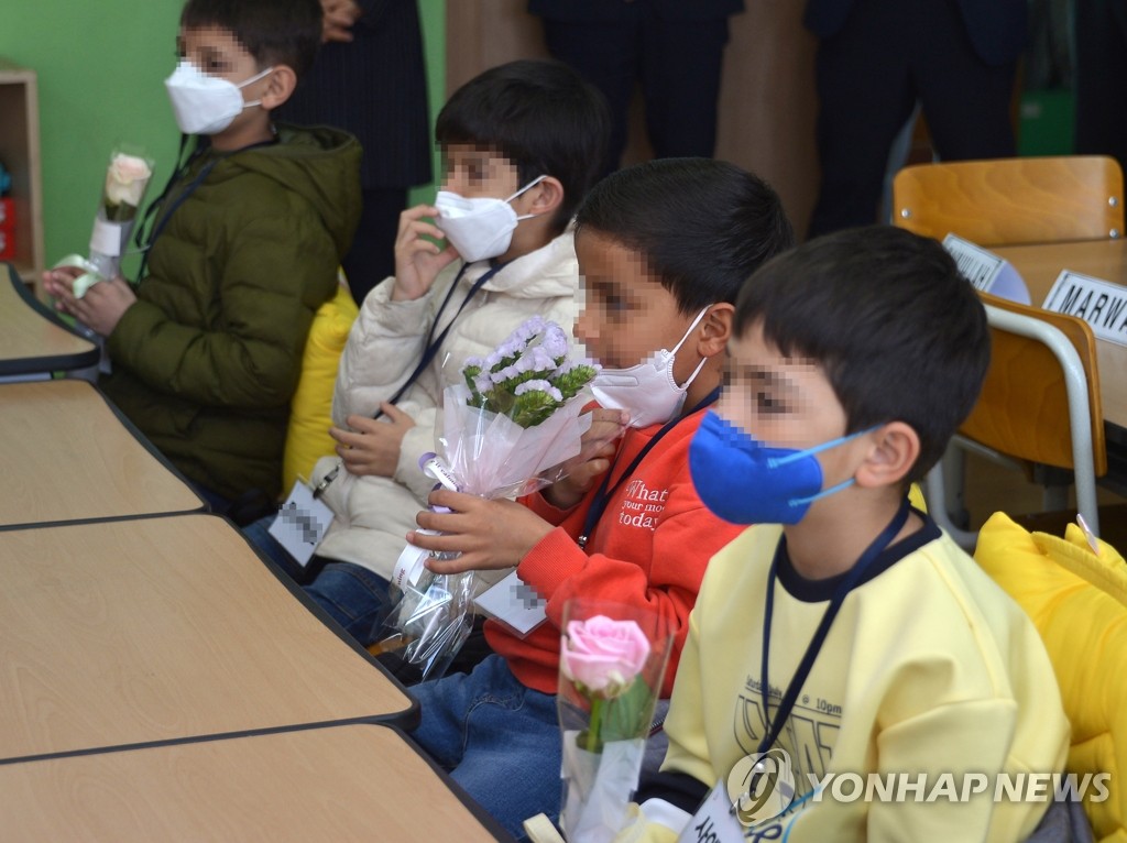 (مرآة الأخبار)كوريا في حاجة إلى دعم منتظم للاجئين مع تجاوز عددهم 6 آلاف لاجئ - 4