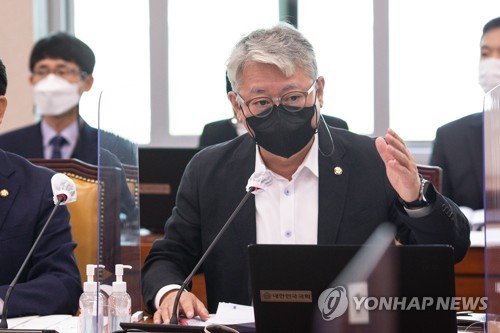 '국회 패싱' 막는다…민주 조응천, 국회법 개정안 발의