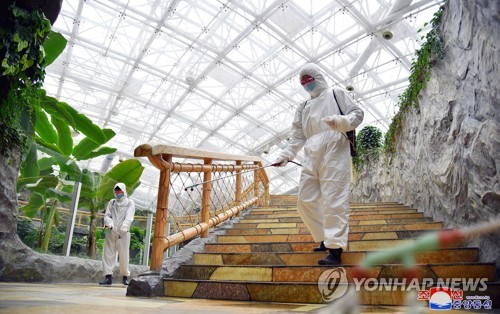 (AMPLIACIÓN) Corea del Norte reporta 167.650 presuntos casos de coronavirus y una muerte adicional