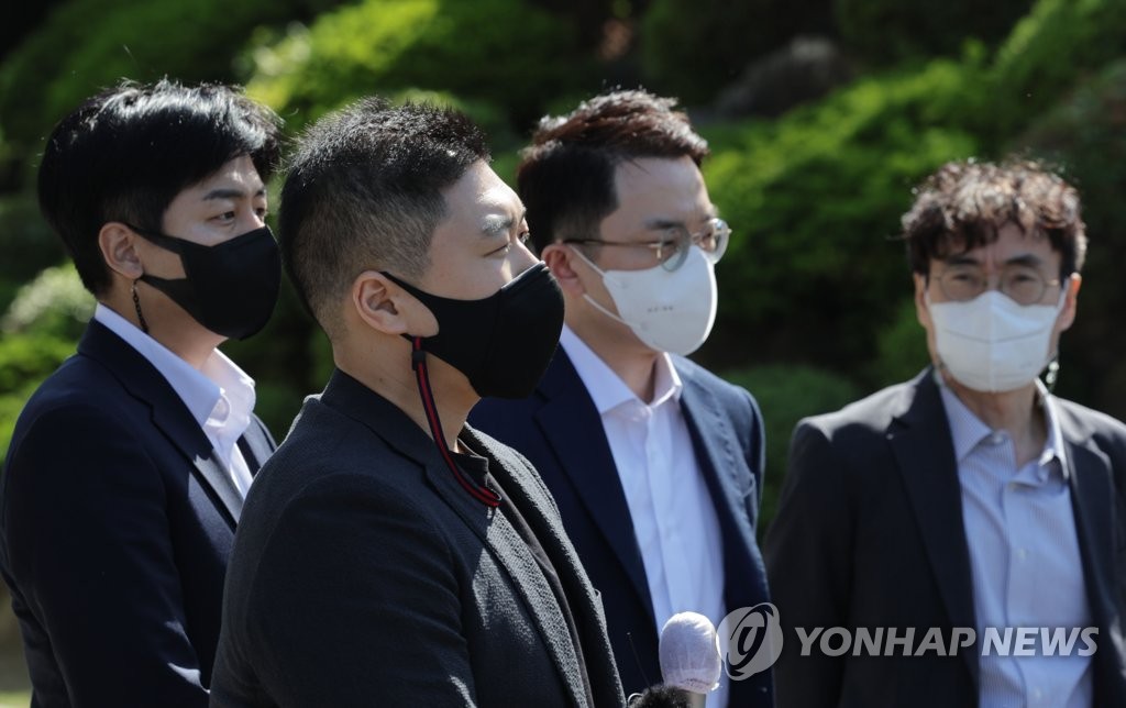 헌재, '변호사 로톡 가입금지' 변협 규정 위헌 결정