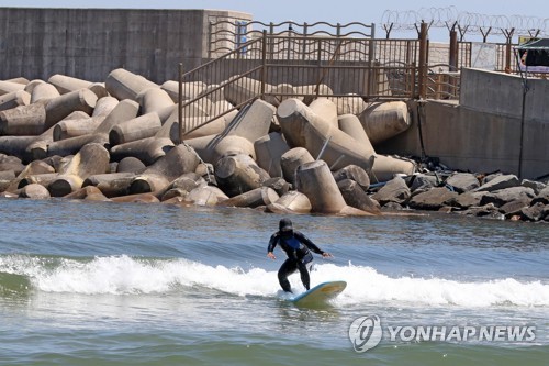 서핑·요트 인기에 해양스포츠 매출 140% 늘었다