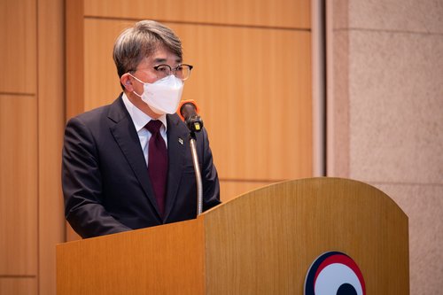 경찰, 유희동 기상청장 직권남용 의혹 무혐의 처분
