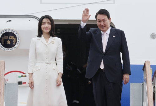 الرئيس يون يغادر البلاد لحضور قمة الناتو