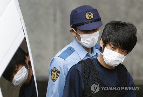 아베 살해범 정신감정 2개월 연장…日검찰 "수사에 필요"