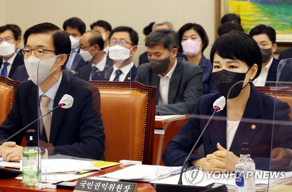 Jeon Hyun-heui, chairperson of the Anti-Corruption and Civil Rights Commission speaks to lawmakers during a national policy committee meeting held at the National Assembly in Seoul on July 27, 2022. (Pool photo) (Yonhap)