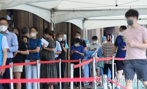 韓国の新規コロナ感染者１３万７２４１人　重症者と死者が増加