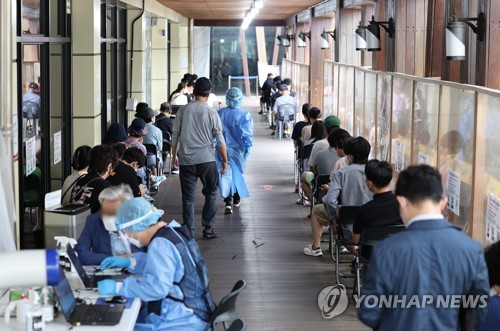 韓国の新規コロナ感染者１７万８５７４人　２日連続１０万人台後半