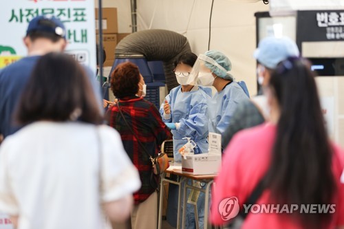 韓国の新規コロナ感染者３．３万人　木曜発表で１１週ぶり低水準