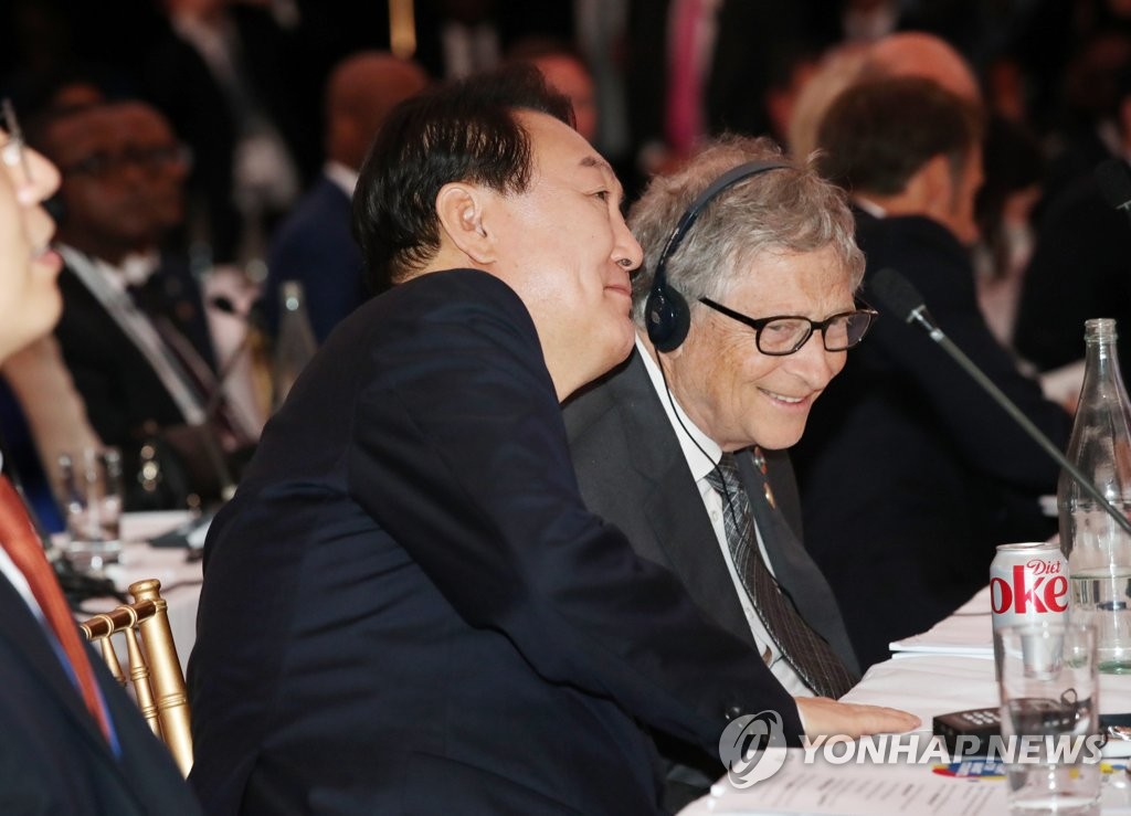 Yoon y Bill Gates