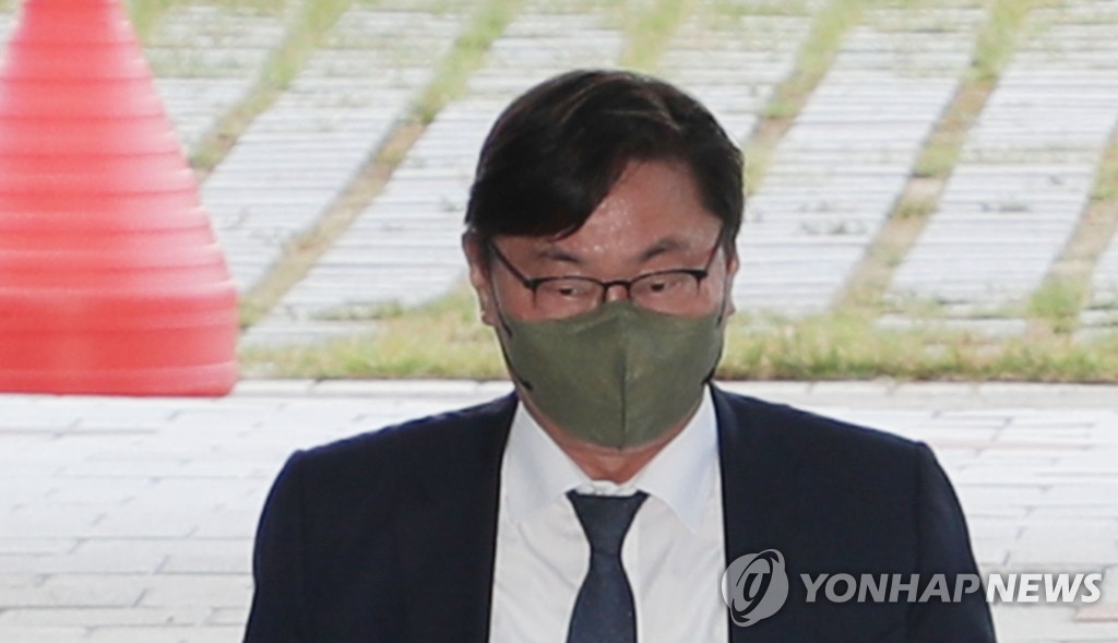 Ex-Gyeonggi vice governor additionally charged with colluding in illegal money transfer to North Korea