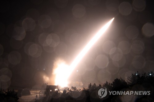 (LEAD) Les alliés ont tiré 4 ATACMS face à la provocation nord-coréenne