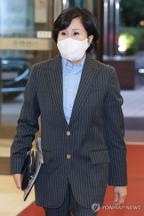 상반기 금융지주·은행 CEO 보수는…유명순·함영주 '18억원대'