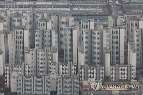 서울 아파트값도 역대 최대 하락…금리 공포감 확산