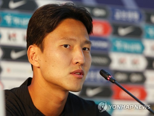 Kwon Kyung-won of South Korea speaks at a press conference before a training session for the FIFA World Cup at Al Egla Training Site in Doha on Nov. 21, 2022. (Yonhap)