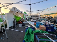 강풍에 부서진 축제장 텐트